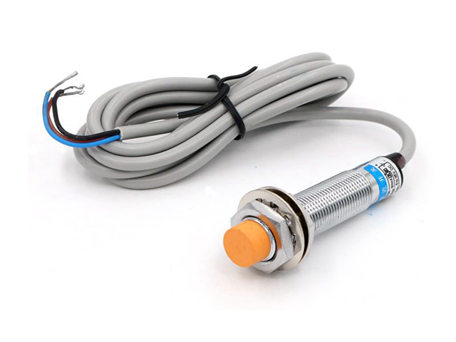 Индуктивный датчик LJ12A3-4-Z/BX (D-12мм)